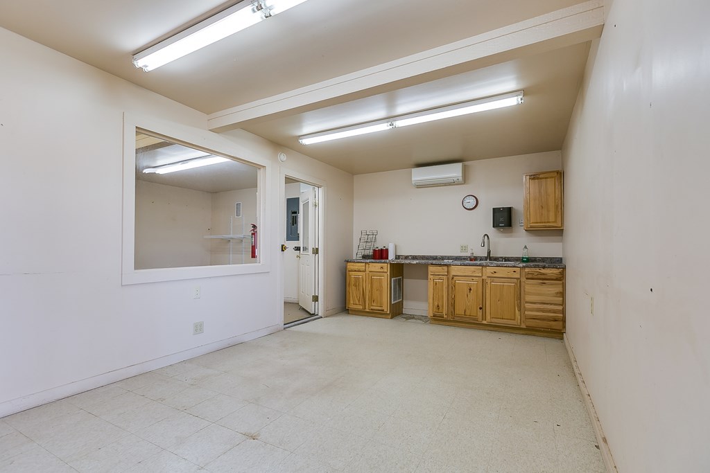 6001 Hwy 83 Property Photo 54