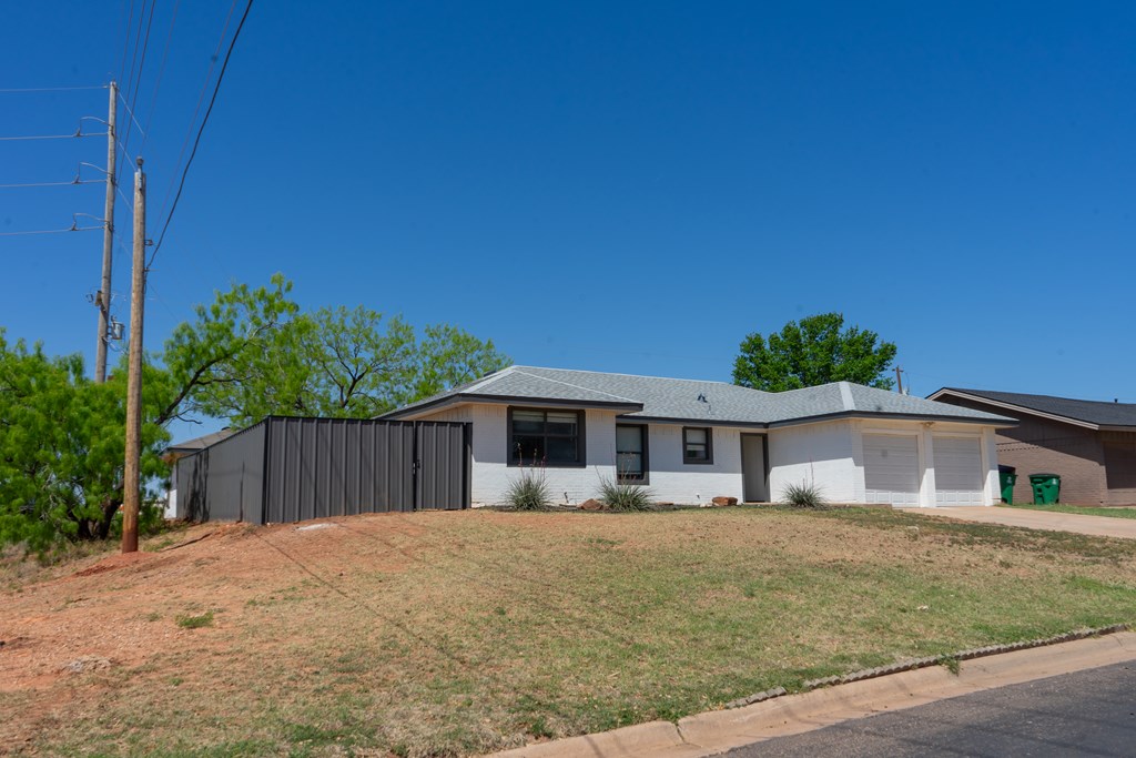 201 Amistad Rd Property Photo 2