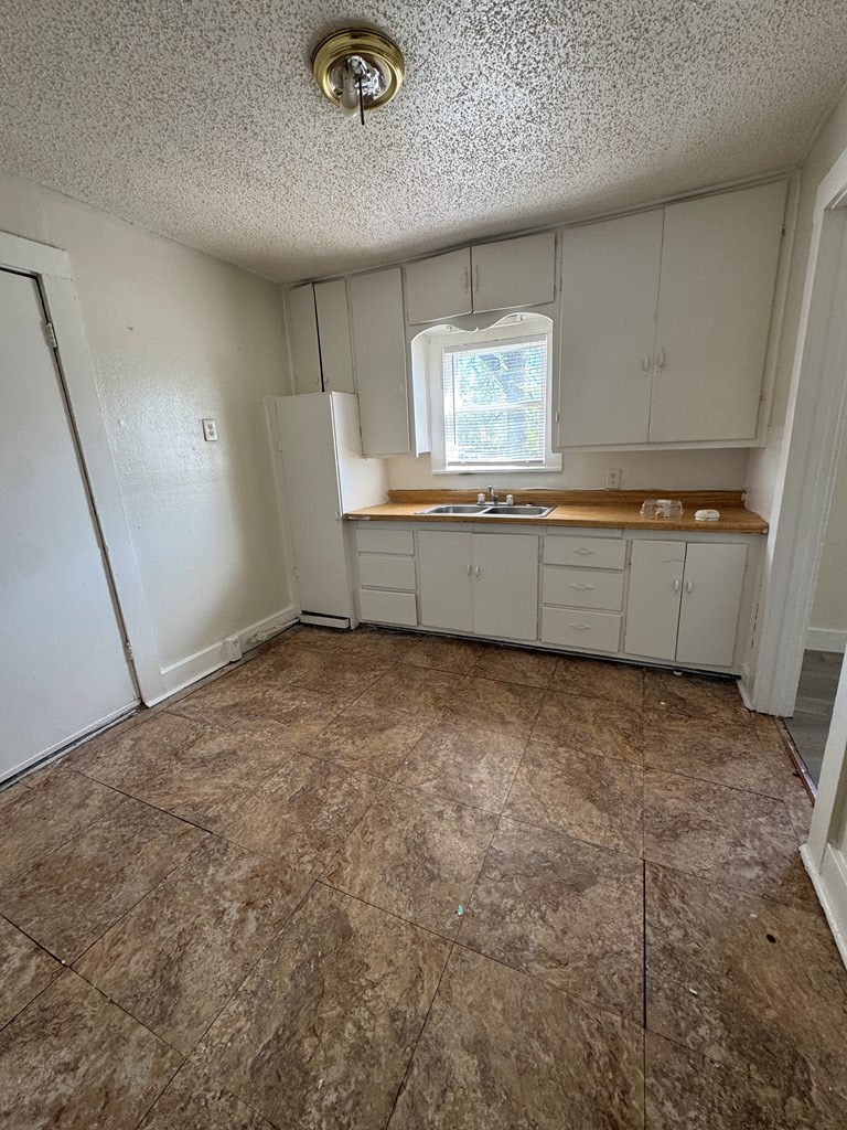 823 N Jackson St Property Photo 4