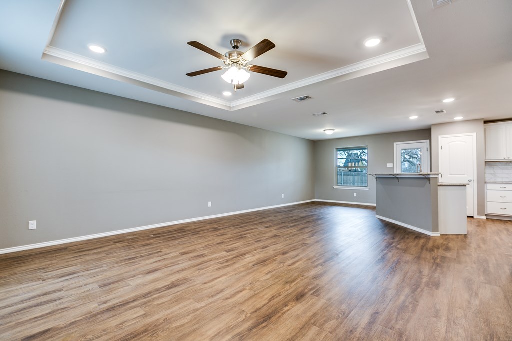 1810 Childress St Property Photo 7