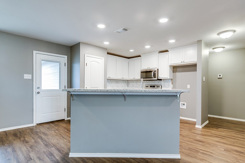 1810 Childress St Property Photo 10