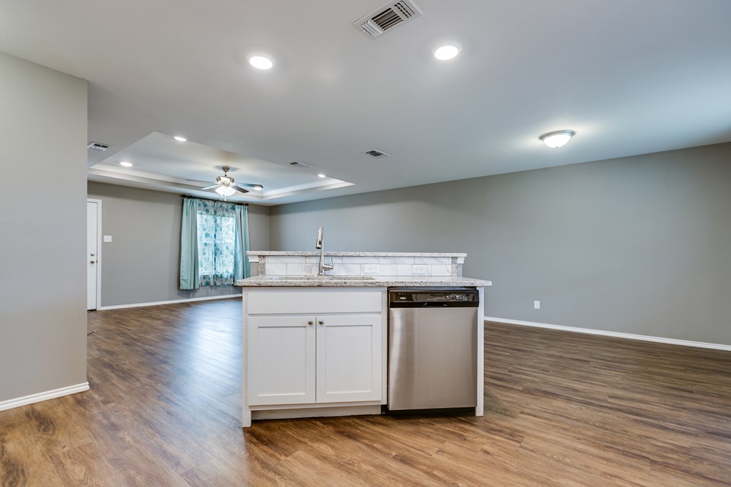 1810 Childress St Property Photo 13