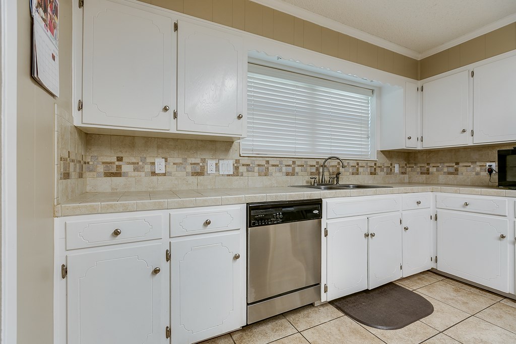 147 Las Lomas Dr Property Photo 11