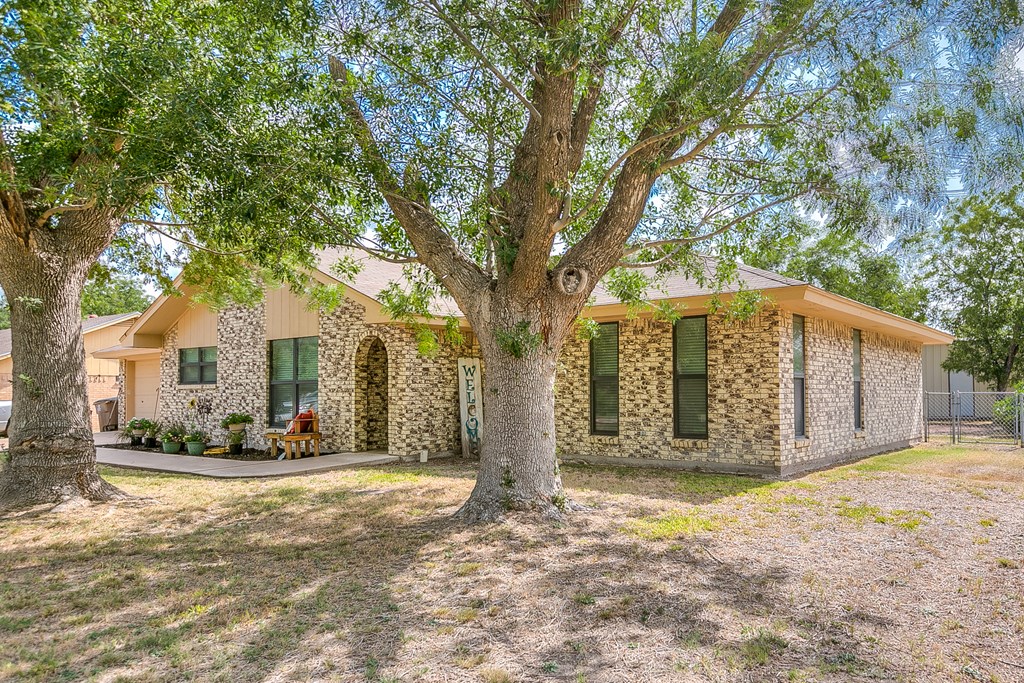 147 Las Lomas Dr Property Photo 31