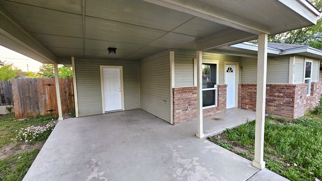 613 N Adams Ave Property Photo 15
