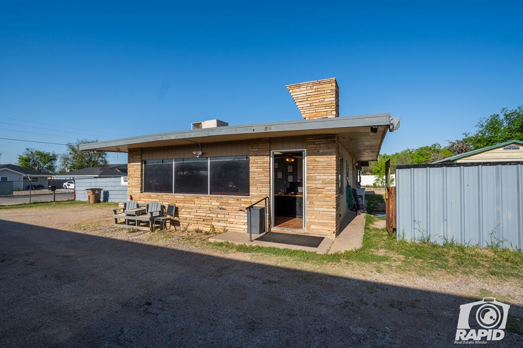 1325 S Chadbourne St Property Photo 1