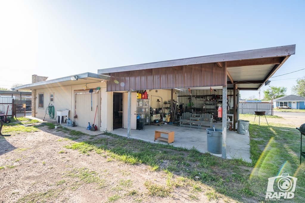 1325 S Chadbourne St Property Photo 18