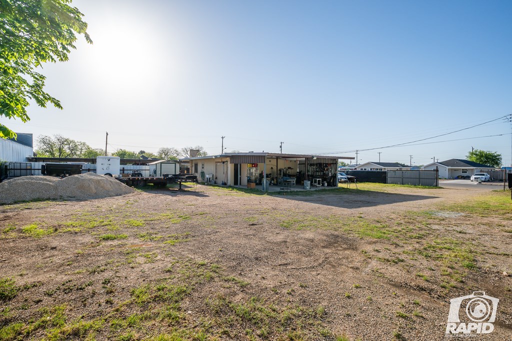 1325 S Chadbourne St Property Photo 19