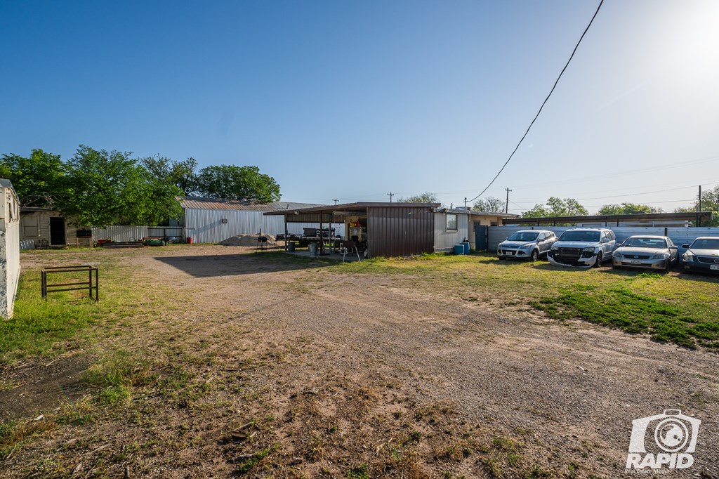 1325 S Chadbourne St Property Photo 23