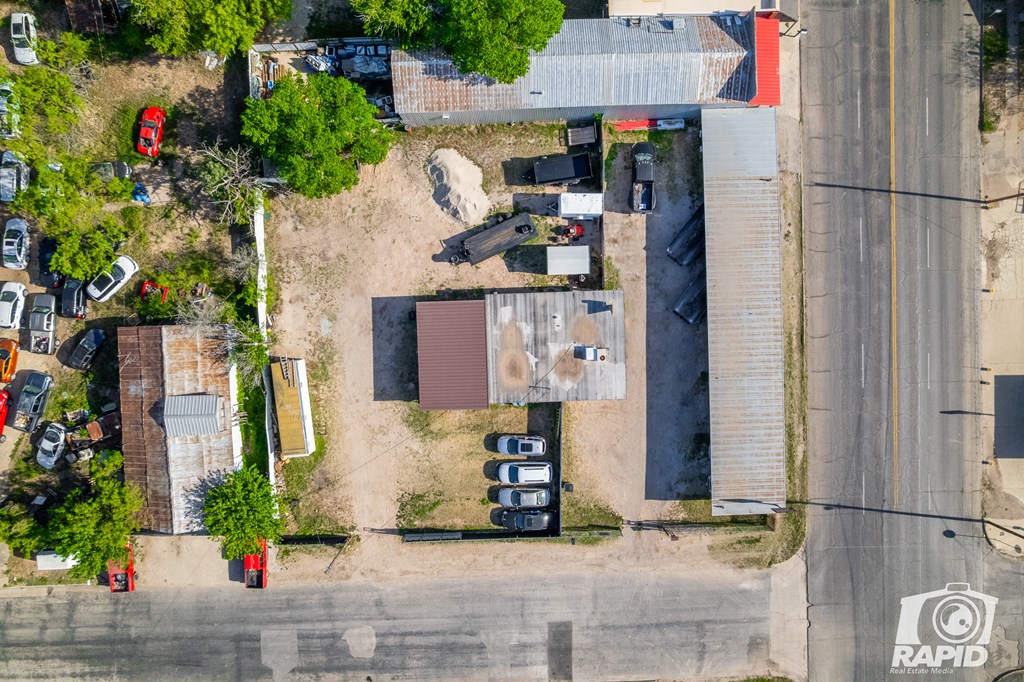 1325 S Chadbourne St Property Photo 32