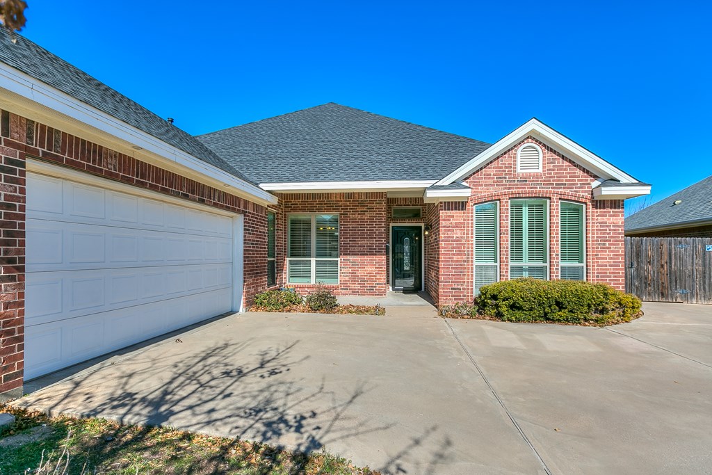 1910 Valleyview Dr Property Photo 4