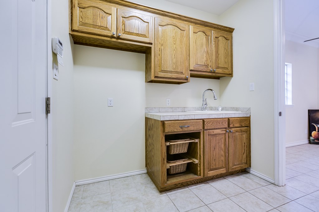 1910 Valleyview Dr Property Photo 18