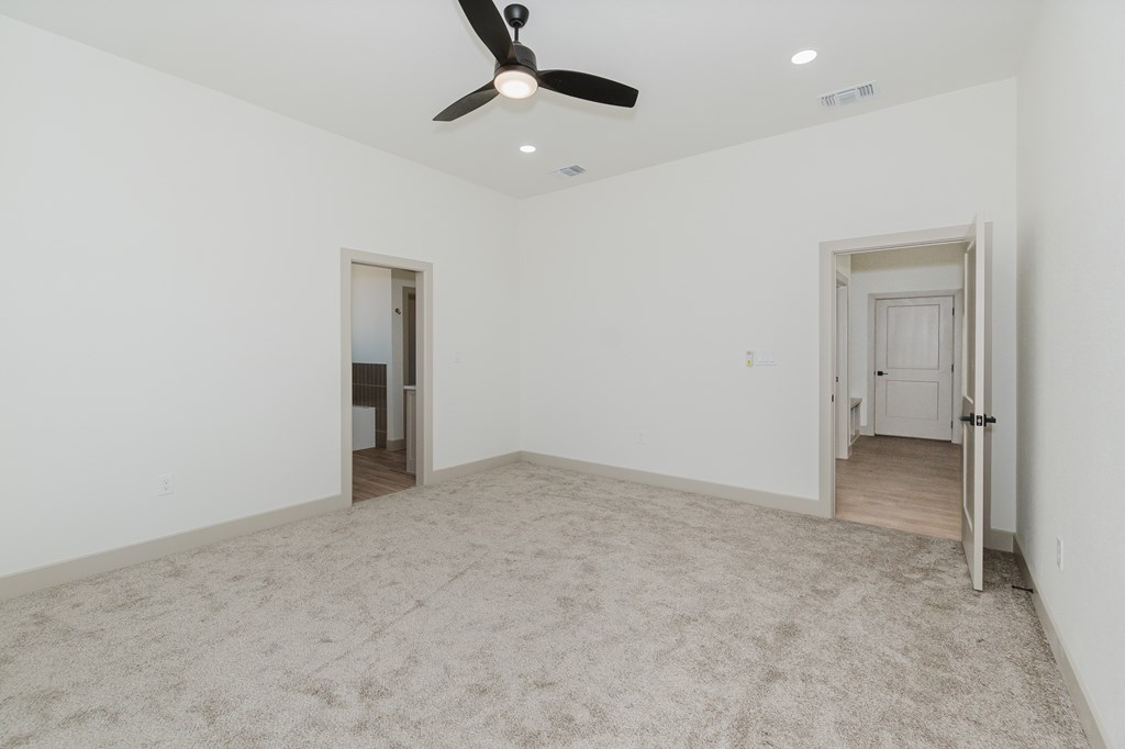 309 Spur Dr Property Photo 14