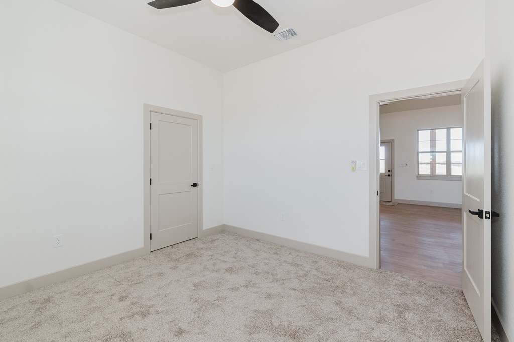 309 Spur Dr Property Photo 21