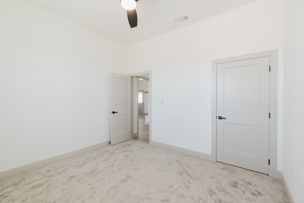 309 Spur Dr Property Photo 24