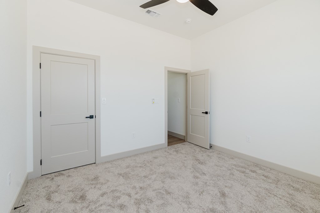 309 Spur Dr Property Photo 28