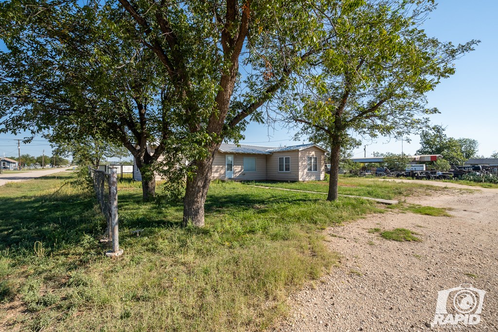 18 8th St Property Photo 4