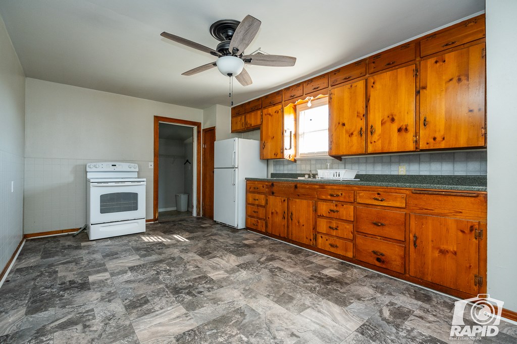 18 8th St Property Photo 8