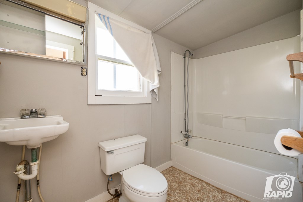 18 8th St Property Photo 18