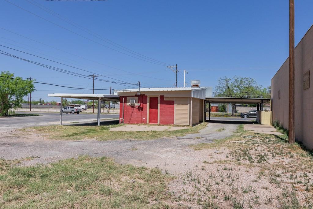 51 Ave K Property Photo 6