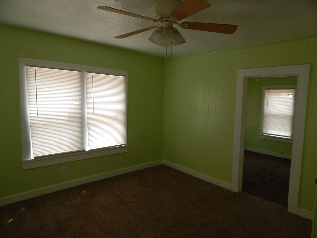 219 N Baze St Property Photo 4