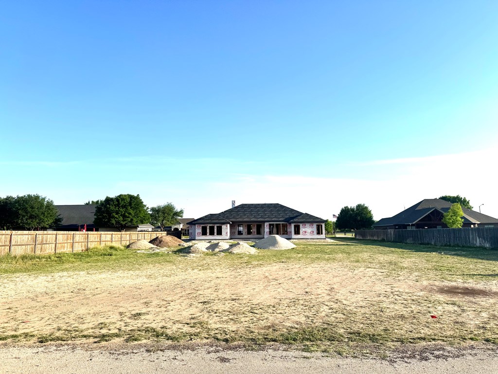 1718 Hudson Oaks Dr Property Photo 4