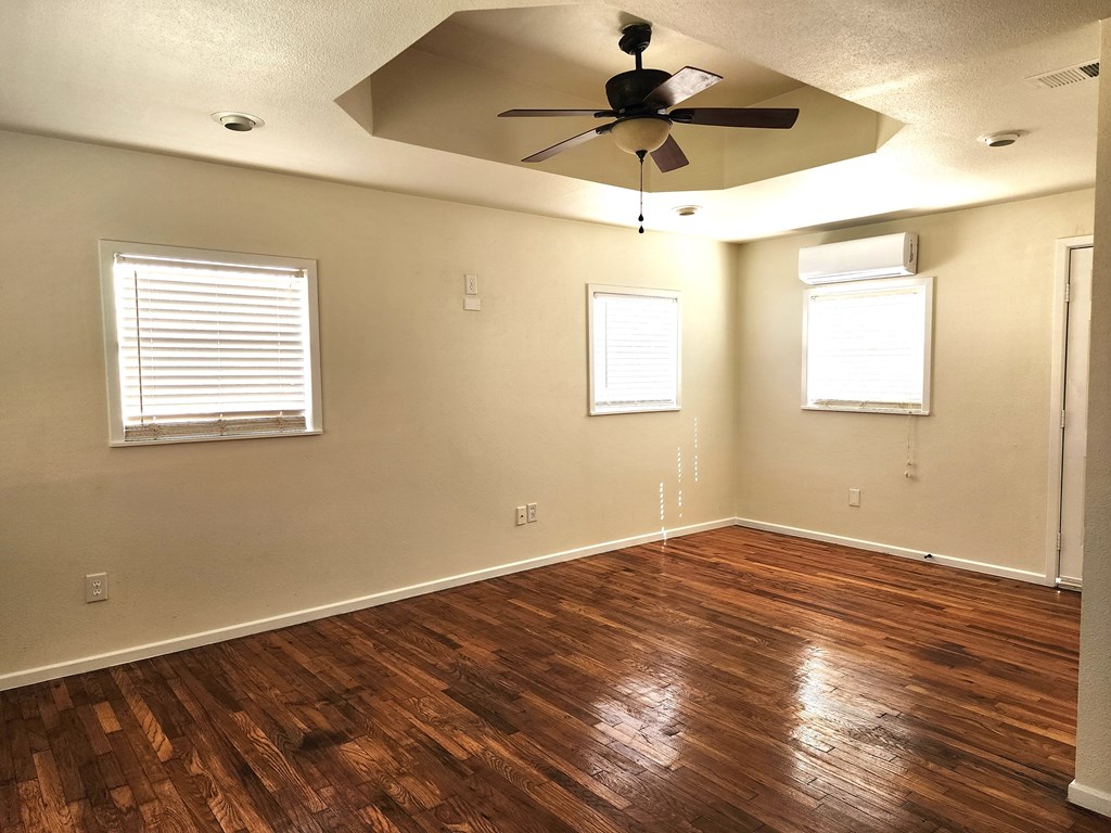 1630 Canal Rd Property Photo 2