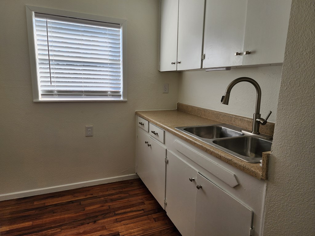 1630 Canal Rd Property Photo 6
