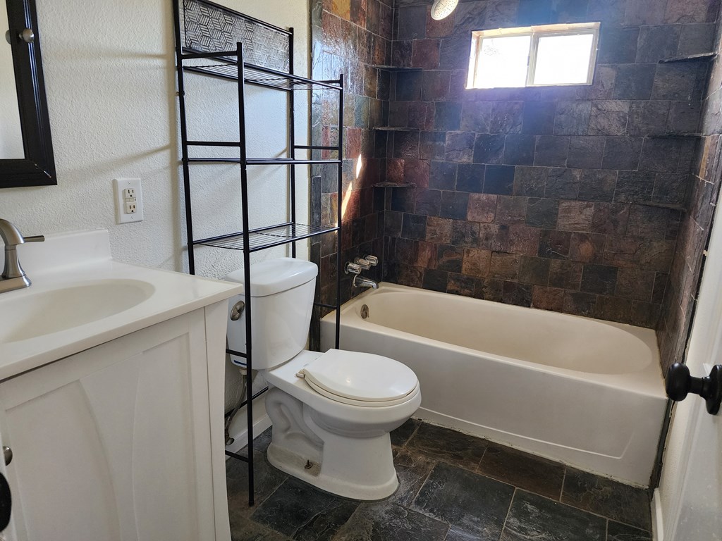 1630 Canal Rd Property Photo 9