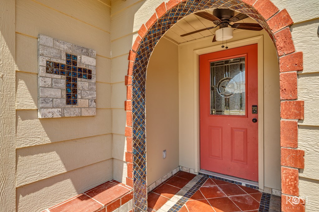 610 Tarver St Property Photo 5
