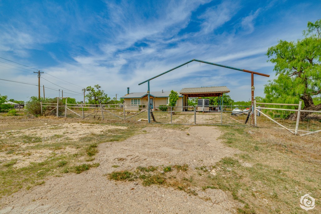 1090 Apache Trail Property Photo 2