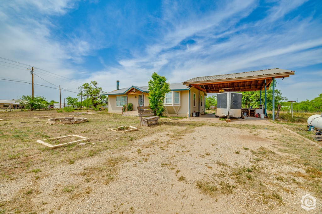 1090 Apache Trail Property Photo 5