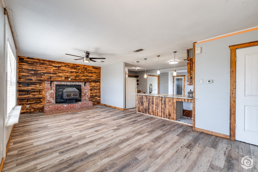 1090 Apache Trail Property Photo 7
