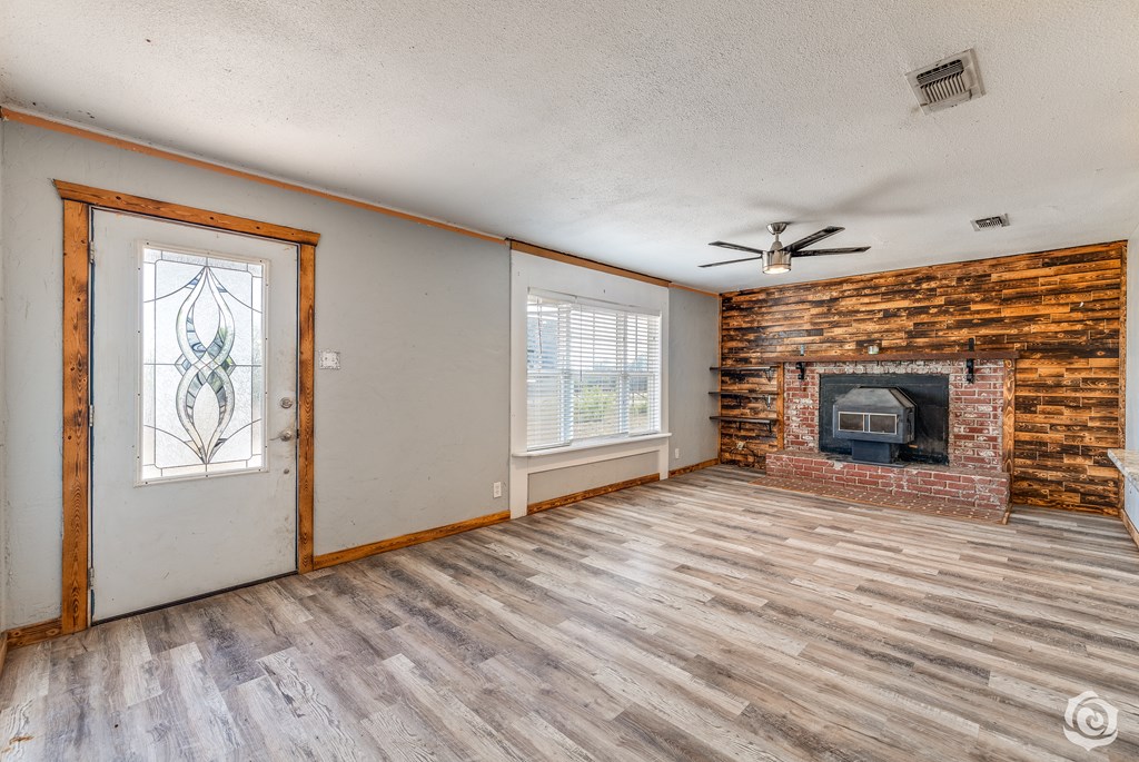1090 Apache Trail Property Photo 8
