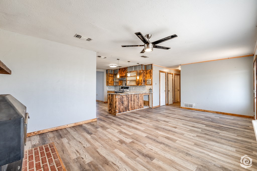 1090 Apache Trail Property Photo 10