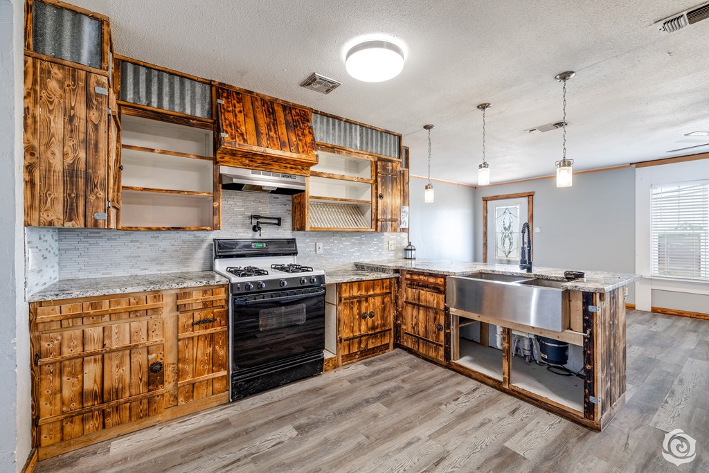 1090 Apache Trail Property Photo 12