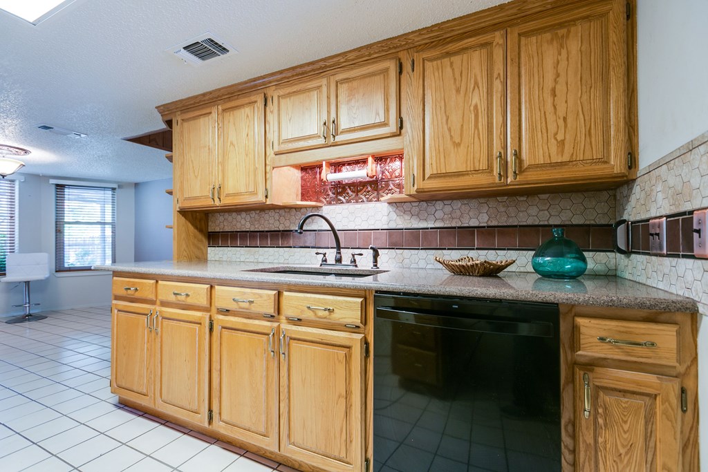 206 Crestwood Dr Property Photo 15