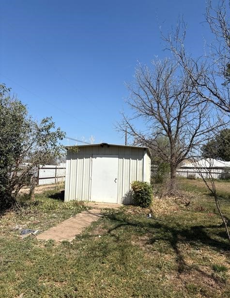 8381 Petunia Ave Property Photo 2