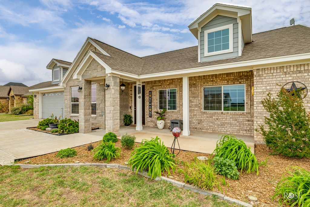 5988 Bridlewood Court Property Photo 6