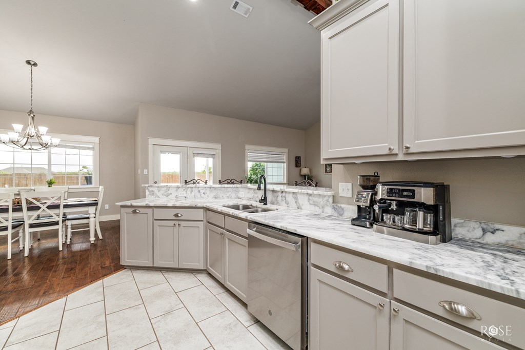 5988 Bridlewood Court Property Photo 15
