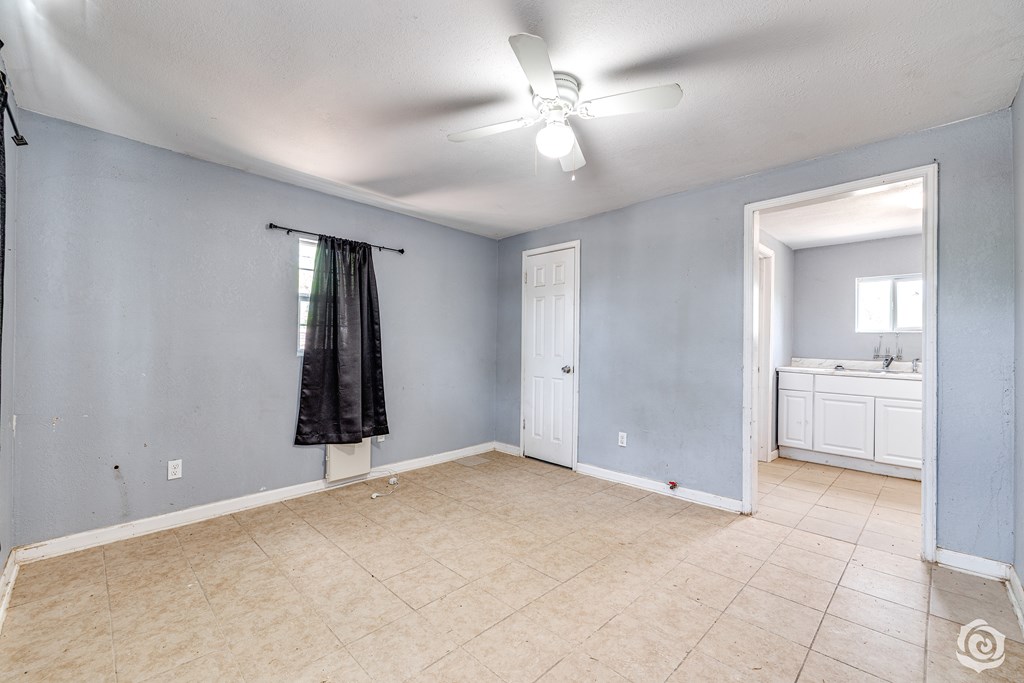 2218 S Randolph St Property Photo 5