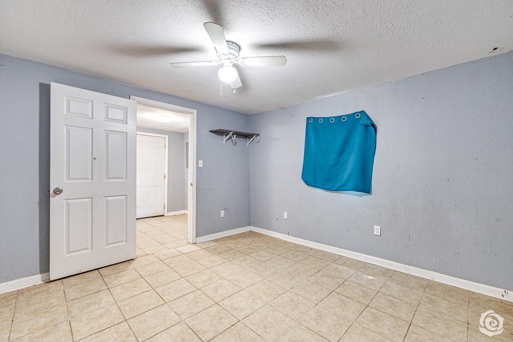 2218 S Randolph St Property Photo 6