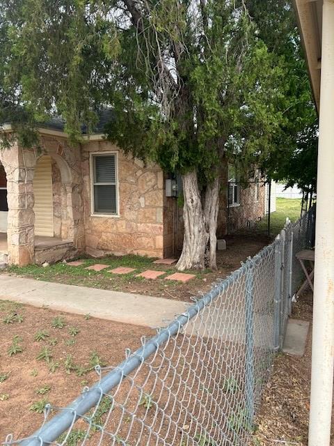 24 E 18th St Property Photo 2