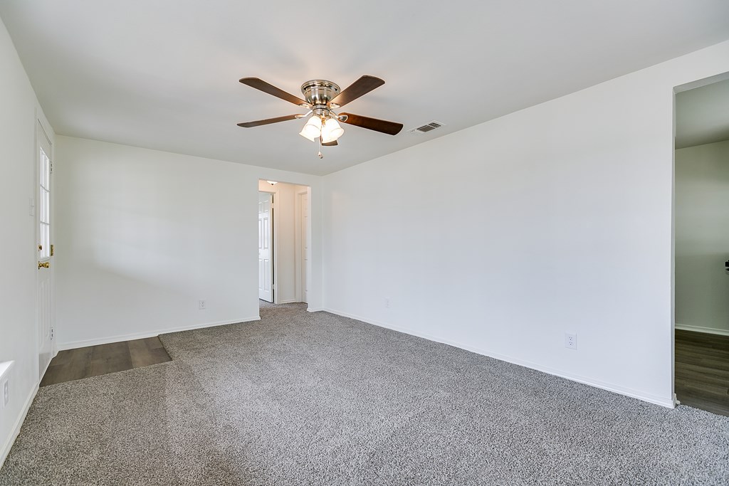 2105 Shelton St Property Photo 6