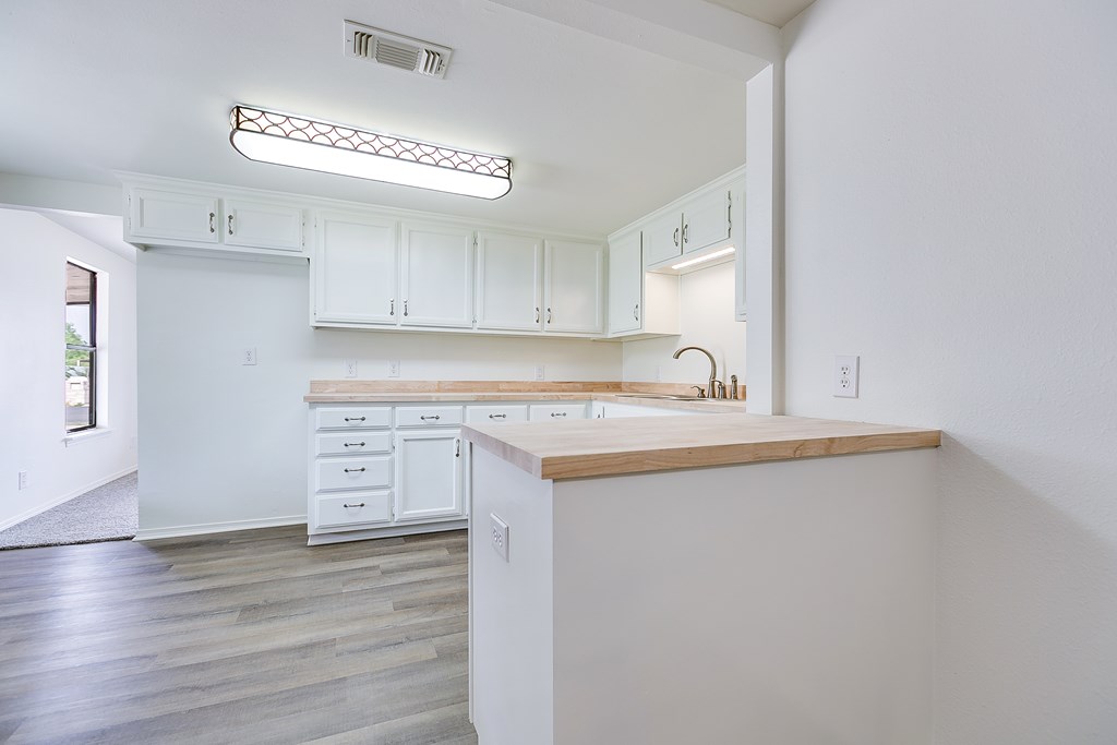 2105 Shelton St Property Photo 11