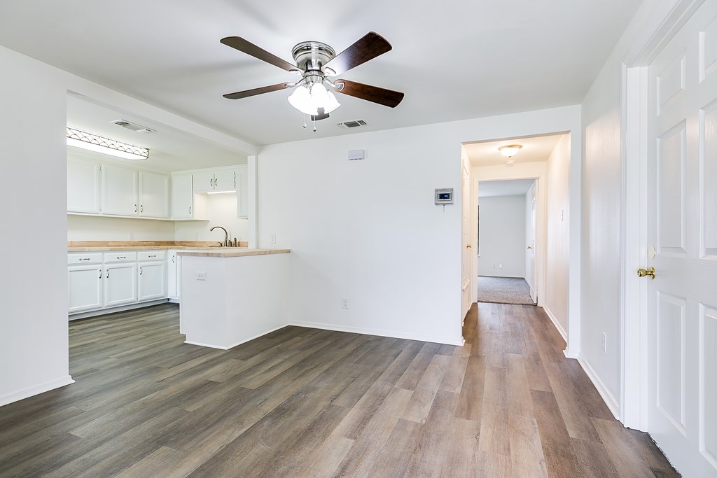 2105 Shelton St Property Photo 12