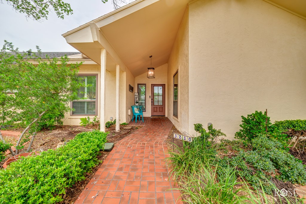 3210 Briargrove Lane Property Photo 2