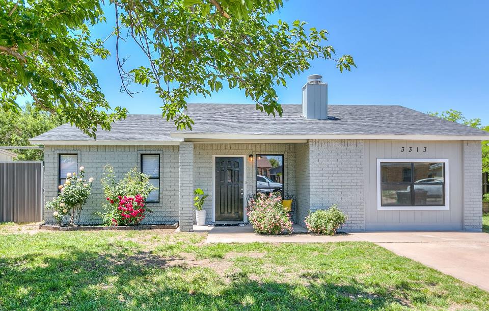 3313 Adrian St Property Photo 1