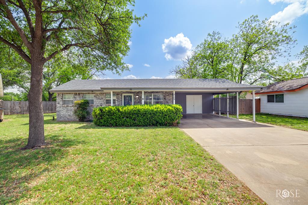 3109 College Hills Circle Property Photo 1