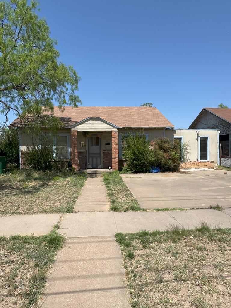 66 E Ave G Property Photo 1
